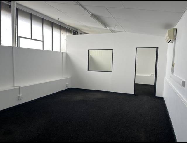 INDUSTRIAL PROPERTY TO RENT IN PAARDEN EILAND